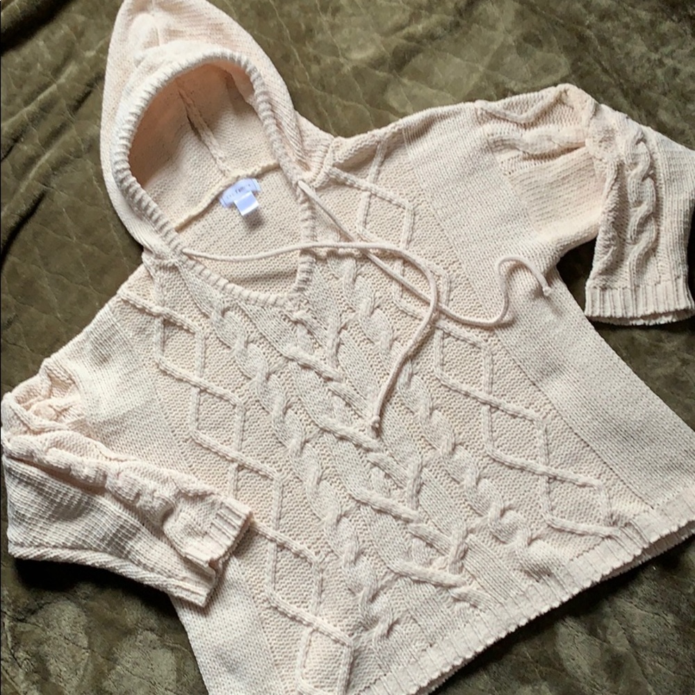 Women’s Cable knit hooded sweater